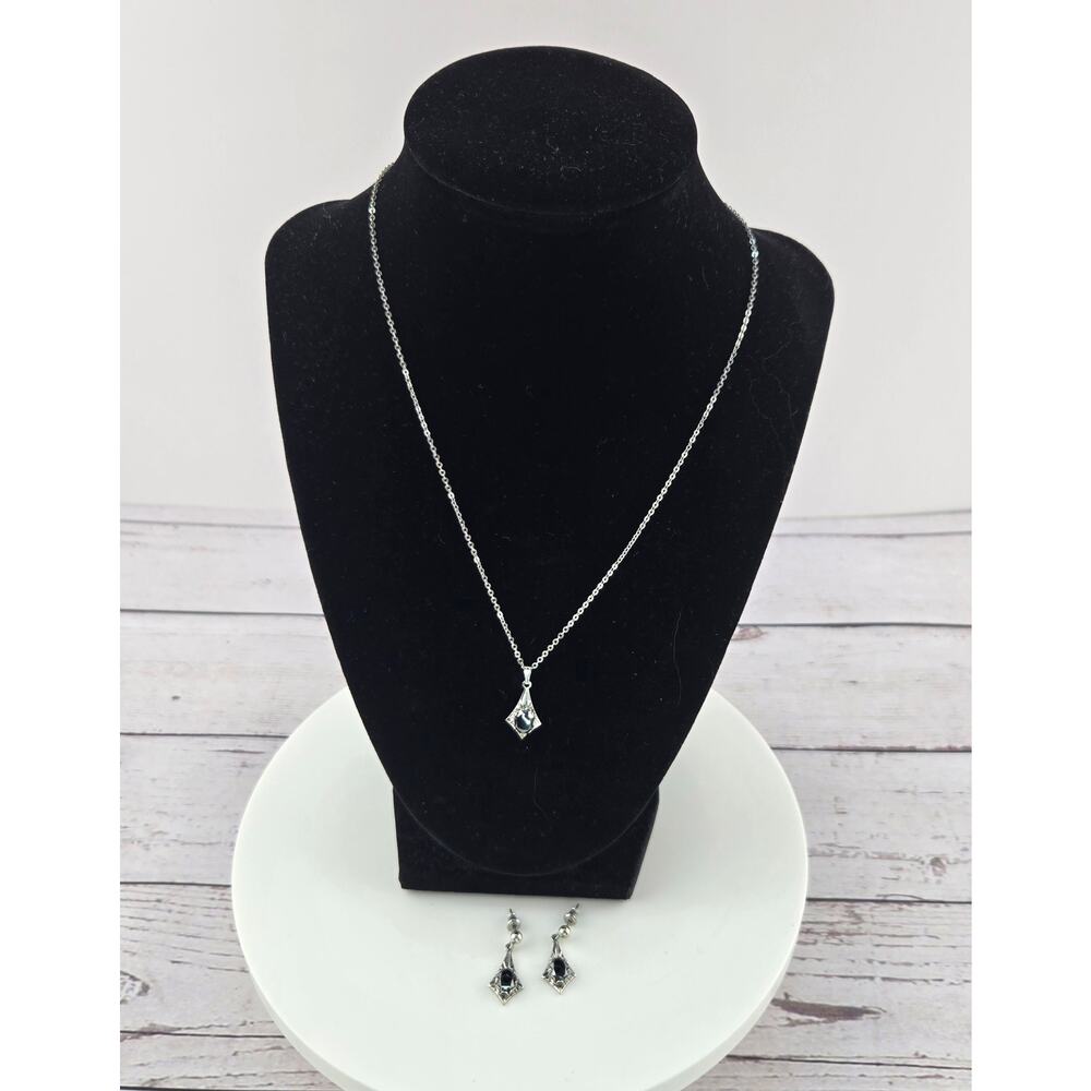 Embedded Stone with Serling Silver Necklace
